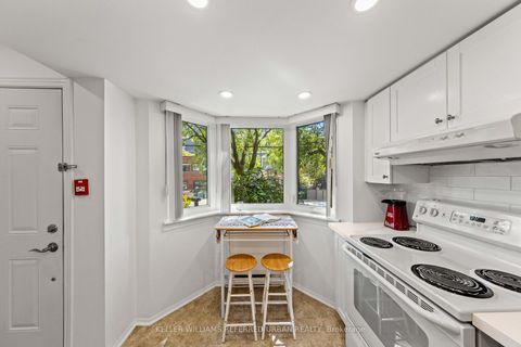 Photo 3 at 618 - 574 Wellington Street W, Niagara, Toronto