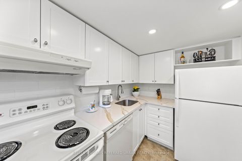 Photo 6 at 618 - 574 Wellington Street W, Niagara, Toronto