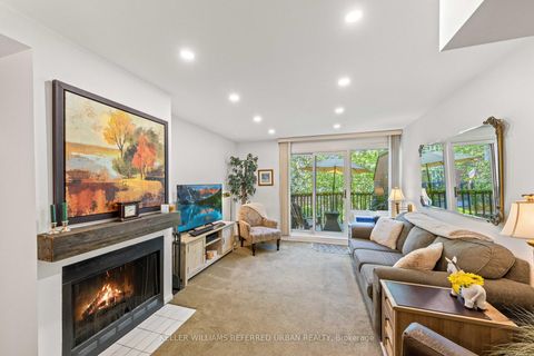 Photo 12 at 618 - 574 Wellington Street W, Niagara, Toronto