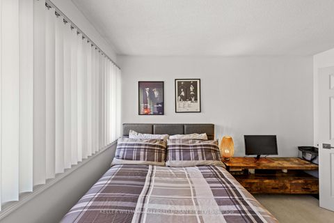 Photo 26 at 618 - 574 Wellington Street W, Niagara, Toronto
