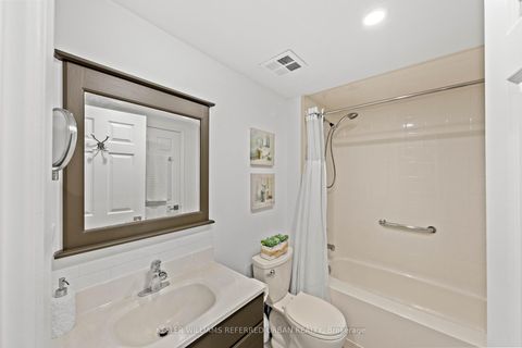 Photo 31 at 618 - 574 Wellington Street W, Niagara, Toronto
