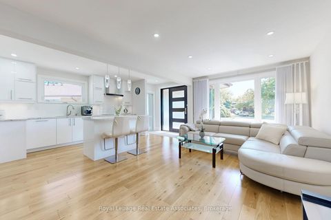 Photo 4 at 68 Vanguard Drive, City Centre West, Toronto