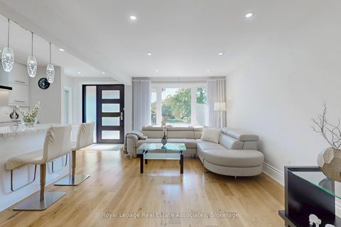 Photo 6 at 68 Vanguard Drive, City Centre West, Toronto