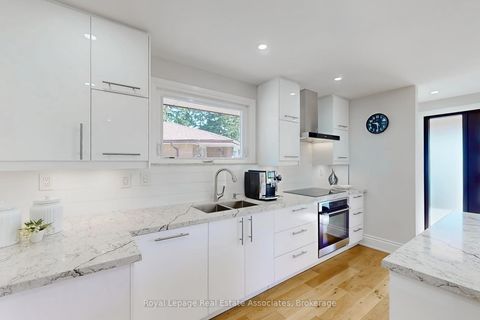 Photo 12 at 68 Vanguard Drive, City Centre West, Toronto