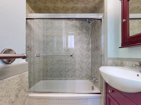 Photo 11 at 69 Fairglen Avenue, L'Amoreaux, Toronto