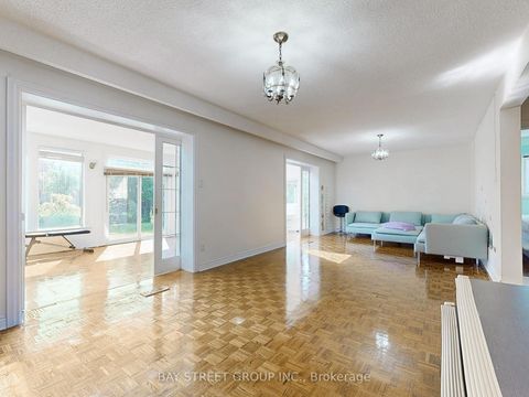 Photo 14 at 69 Fairglen Avenue, L'Amoreaux, Toronto