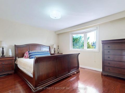 Photo 19 at 69 Fairglen Avenue, L'Amoreaux, Toronto