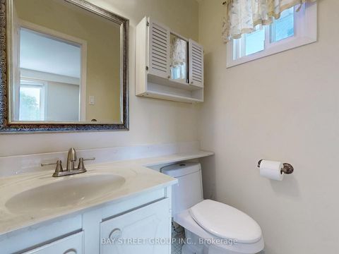Photo 20 at 69 Fairglen Avenue, L'Amoreaux, Toronto