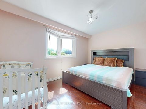 Photo 22 at 69 Fairglen Avenue, L'Amoreaux, Toronto
