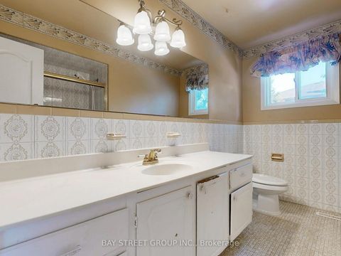Photo 23 at 69 Fairglen Avenue, L'Amoreaux, Toronto