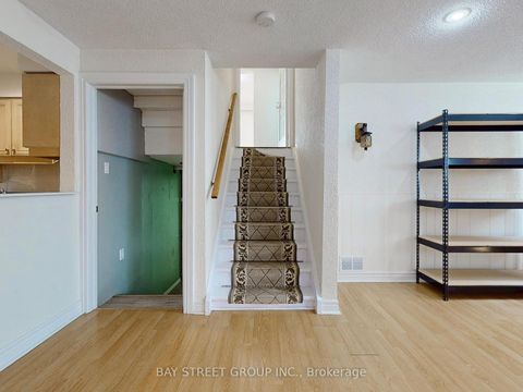 Photo 24 at 69 Fairglen Avenue, L'Amoreaux, Toronto