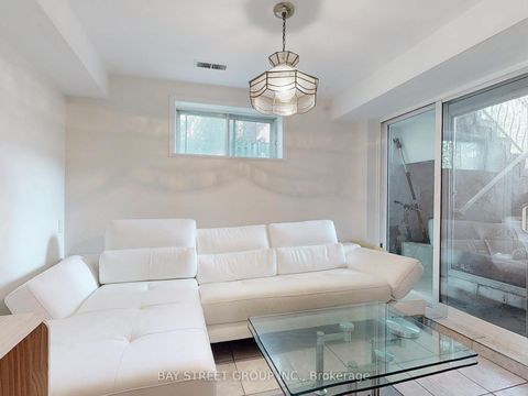 Photo 27 at 69 Fairglen Avenue, L'Amoreaux, Toronto