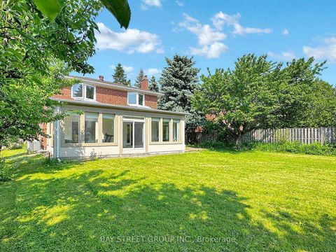 Photo 32 at 69 Fairglen Avenue, L'Amoreaux, Toronto
