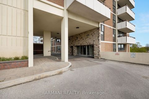 Photo 3 at 405 - 541 Blackthorn Avenue, Eglinton West, Toronto