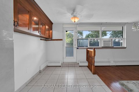 Photo 12 at 405 - 541 Blackthorn Avenue, Eglinton West, Toronto