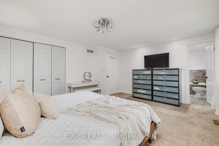 Photo 18 at 951 Gorton Avenue, Bayview, Burlington