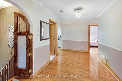 Photo 14 at 8 Suraty Avenue, Bendale, Toronto