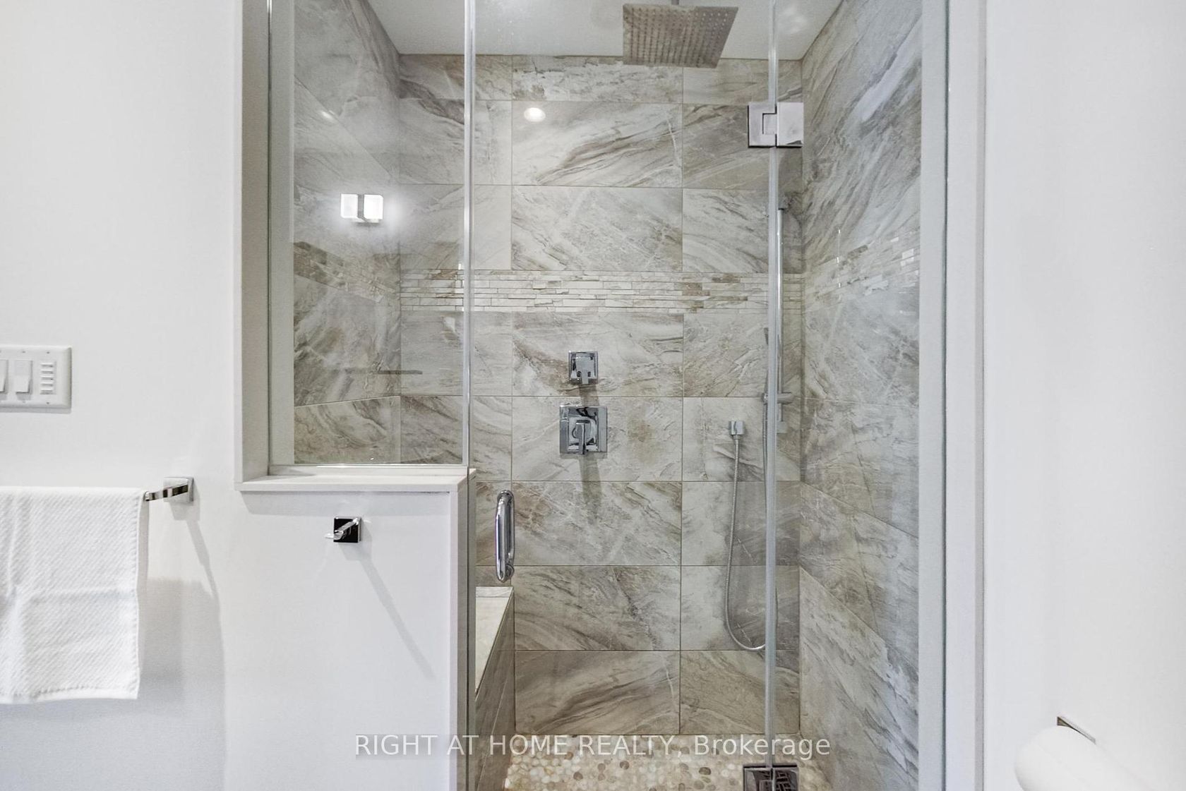 Photo 9 at 8 Suraty Avenue, Bendale, Toronto Photo 9 at 8 Suraty Avenue, Bendale, Toronto