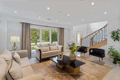 Photo 4 at 108 Winchester Lane, South Richvale, Richmond Hill
