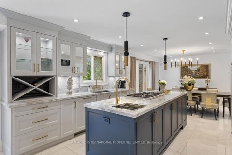 Photo 10 at 108 Winchester Lane, South Richvale, Richmond Hill