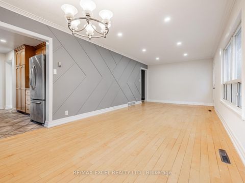 Photo 7 at 58 Howard Road, Leslie Valley, Newmarket
