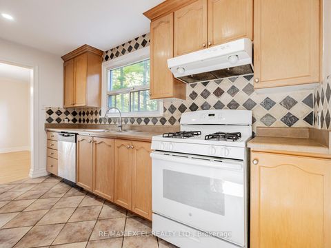Photo 9 at 58 Howard Road, Leslie Valley, Newmarket