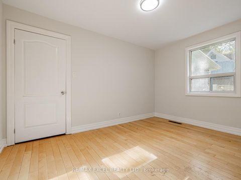Photo 11 at 58 Howard Road, Leslie Valley, Newmarket