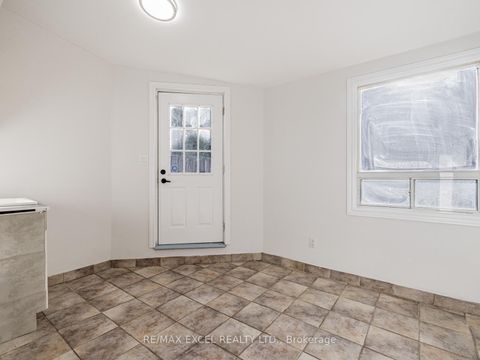 Photo 14 at 58 Howard Road, Leslie Valley, Newmarket