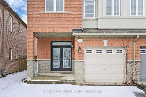 Photo 2 at 78 Autumn Hill Boulevard, Patterson, Vaughan