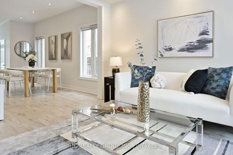 Photo 7 at 78 Autumn Hill Boulevard, Patterson, Vaughan