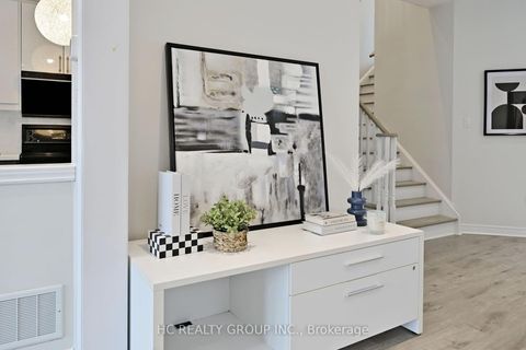 Photo 8 at 78 Autumn Hill Boulevard, Patterson, Vaughan