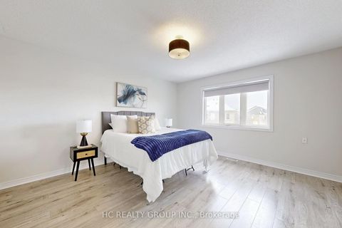 Photo 25 at 78 Autumn Hill Boulevard, Patterson, Vaughan