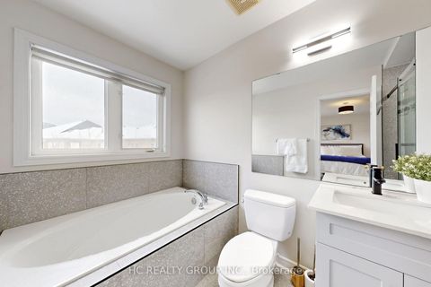 Photo 30 at 78 Autumn Hill Boulevard, Patterson, Vaughan