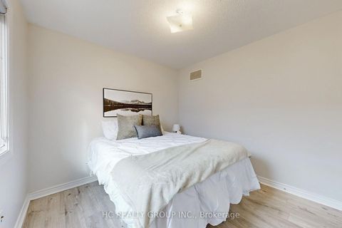 Photo 33 at 78 Autumn Hill Boulevard, Patterson, Vaughan