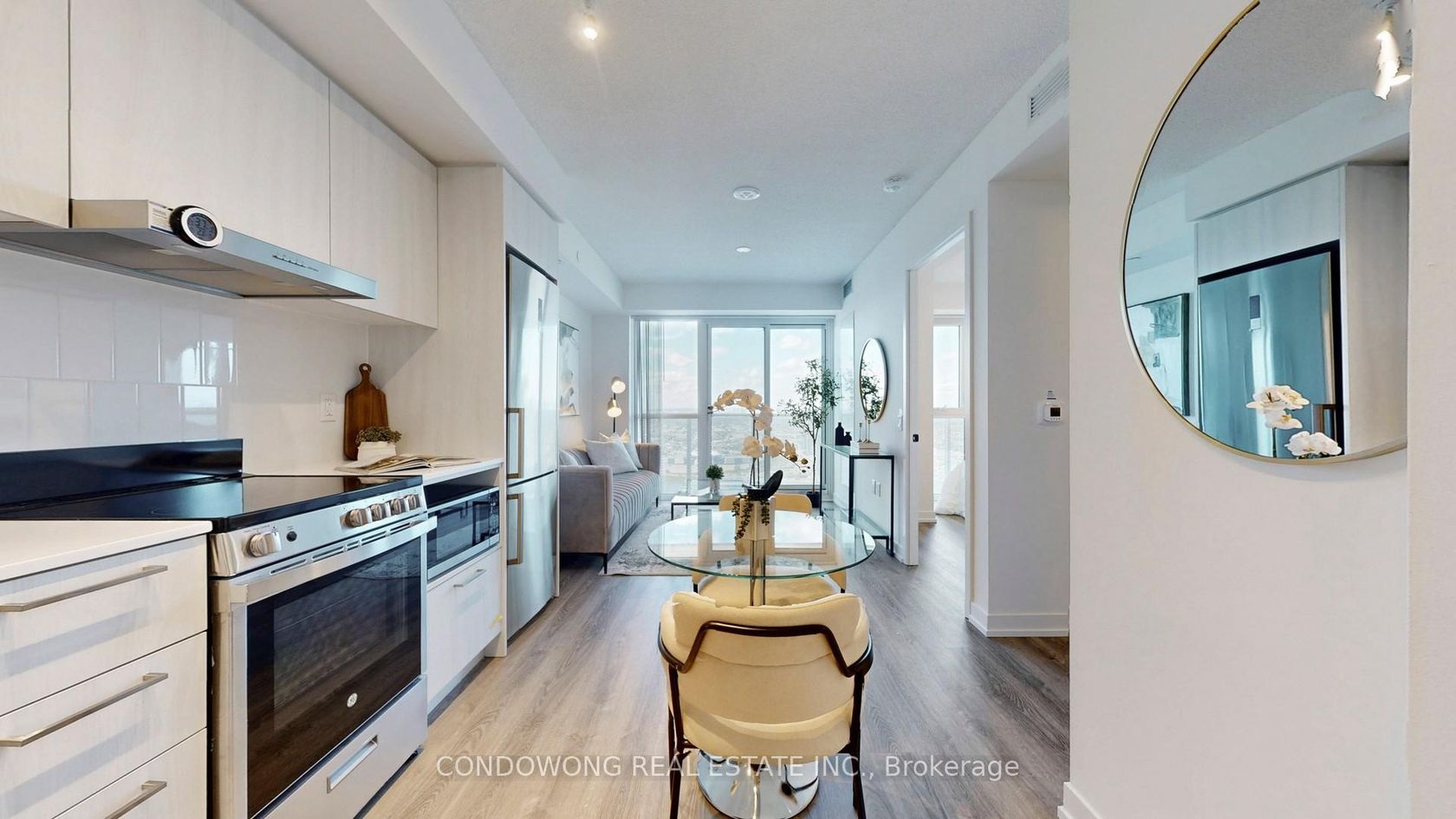 4008 - 195 Commerce Street, Concord, Vaughan by Loree Meneguzzi Real Estate 4008 - 195 Commerce Street, Concord, Vaughan