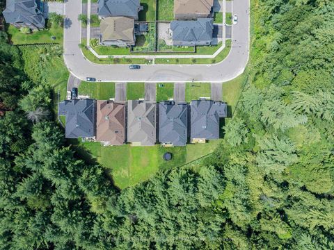 Photo 2 at 43 Bush Ridge Avenue, Jefferson, Richmond Hill