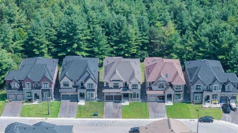 Photo 3 at 43 Bush Ridge Avenue, Jefferson, Richmond Hill