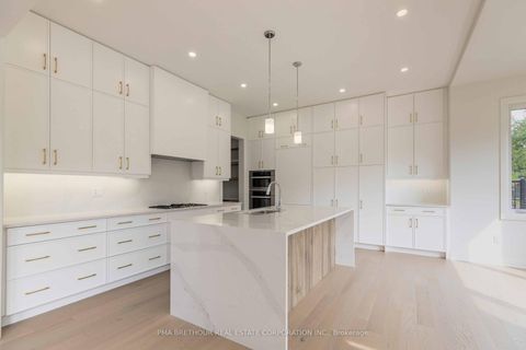 Photo 6 at 43 Bush Ridge Avenue, Jefferson, Richmond Hill