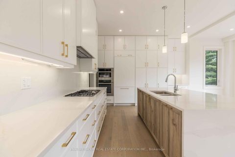 Photo 7 at 43 Bush Ridge Avenue, Jefferson, Richmond Hill