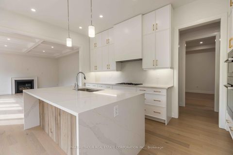 Photo 10 at 43 Bush Ridge Avenue, Jefferson, Richmond Hill