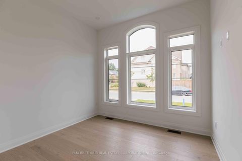 Photo 19 at 43 Bush Ridge Avenue, Jefferson, Richmond Hill