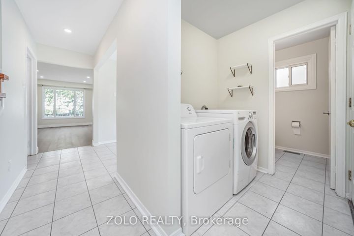 Photo 6 at 136 Goldhawk Trail, Milliken, Toronto