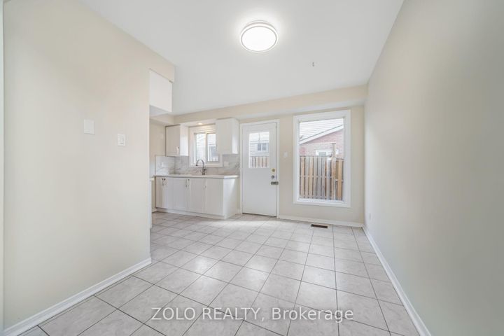 Photo 17 at 136 Goldhawk Trail, Milliken, Toronto