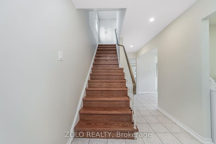 Photo 18 at 136 Goldhawk Trail, Milliken, Toronto