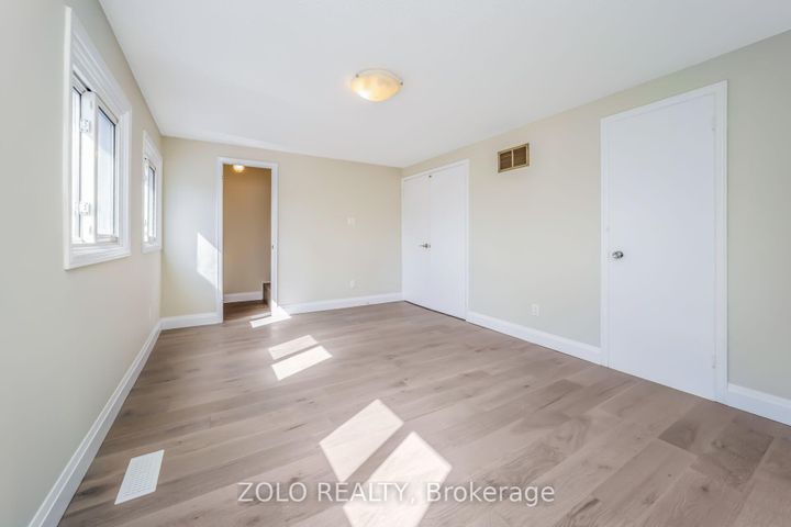 Photo 22 at 136 Goldhawk Trail, Milliken, Toronto
