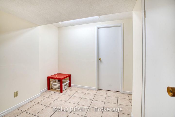 Photo 31 at 136 Goldhawk Trail, Milliken, Toronto