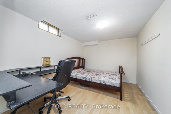 Photo 32 at 136 Goldhawk Trail, Milliken, Toronto