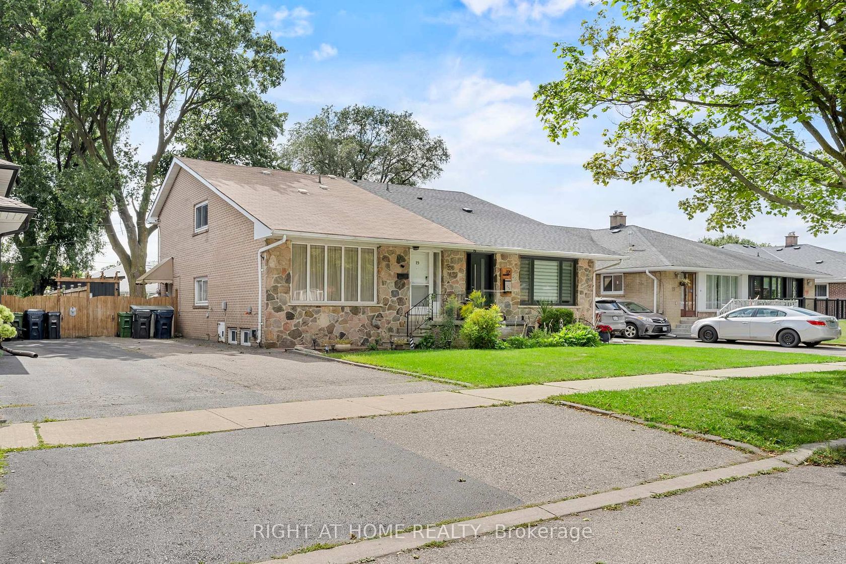 19 Dunsany Crescent, Richview, Toronto 