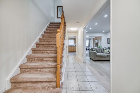 Photo 4 at 107 Highhill Drive, Sullivan, Toronto