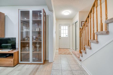 Photo 5 at 107 Highhill Drive, Sullivan, Toronto